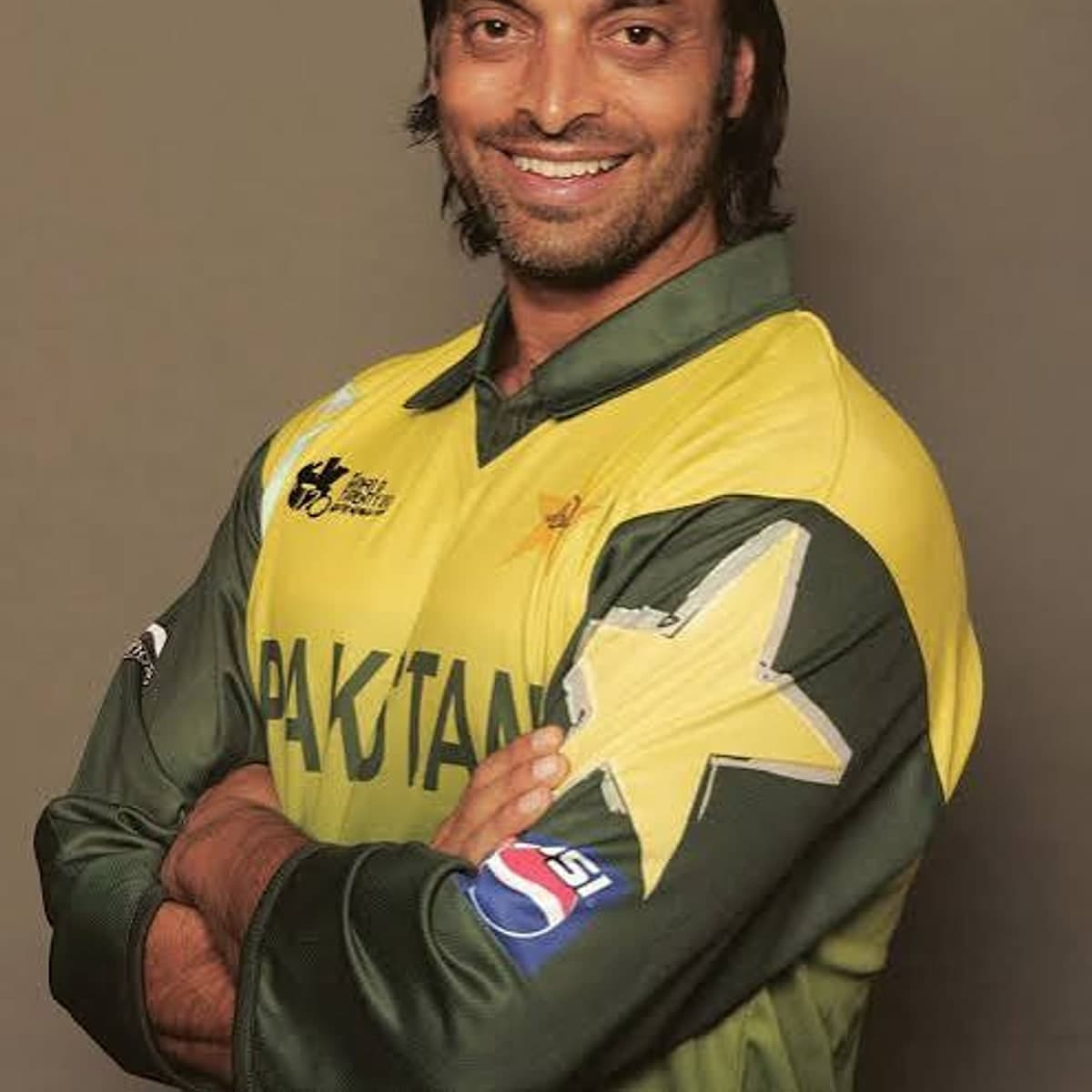 Shoaib Akhtar — photograph 4